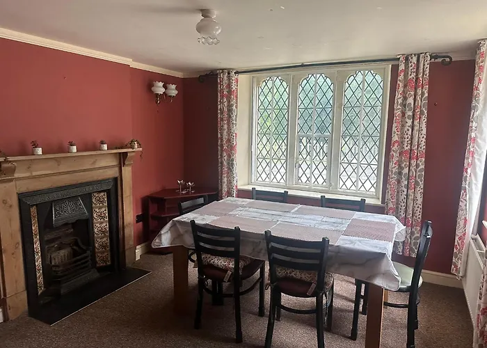 Trowbridge Lodge