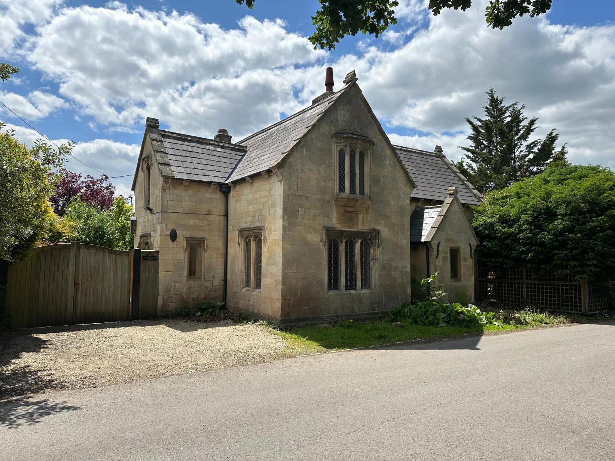 Trowbridge Lodge * Trowbridge
